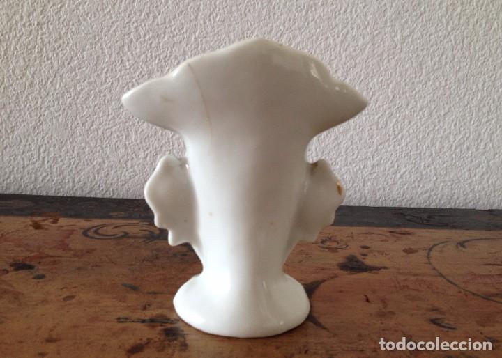 Antig&uuml;edades: Violetero antiguo porcelana - Foto 2