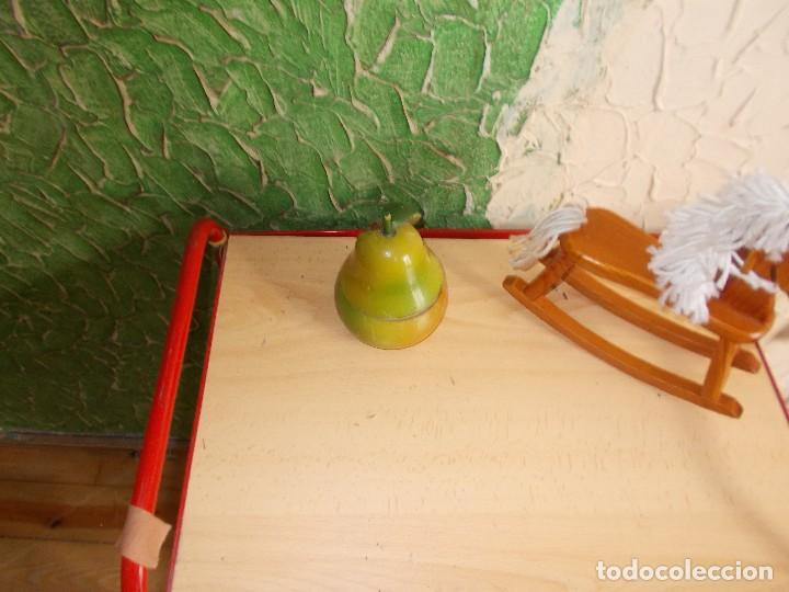 Antig&uuml;edades: Figura de pera en madera a&ntilde;os 50 es para guardar especias
