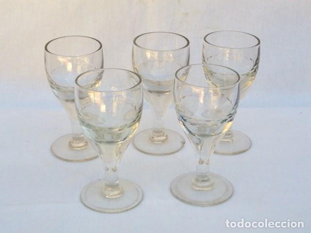 Antig&uuml;edades: 5 ANTIGUAS COPAS DE CRISTAL. - Foto 1