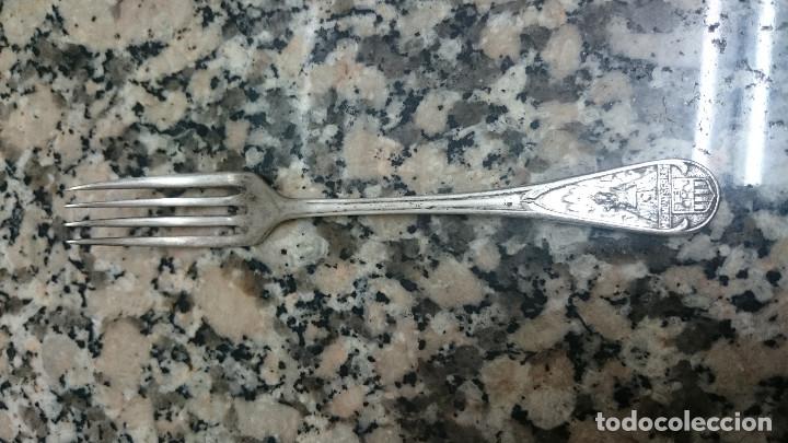 Antig&uuml;edades: TENEDOR DE PLATA VIRGEN DE MONTSERRAT - Foto 1