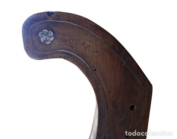 Antig&uuml;edades: Estructura de cama de madera con talla del s. XIX - Foto 7