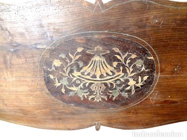 Antig&uuml;edades: Estructura de cama de madera con talla del s. XIX - Foto 11