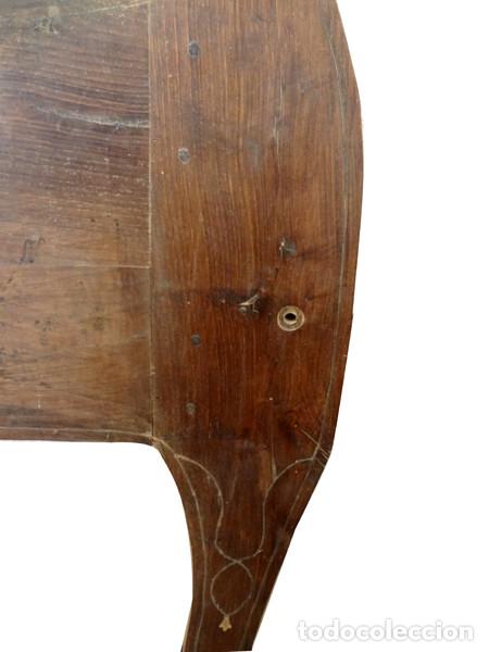 Antig&uuml;edades: Estructura de cama de madera con talla del s. XIX - Foto 12