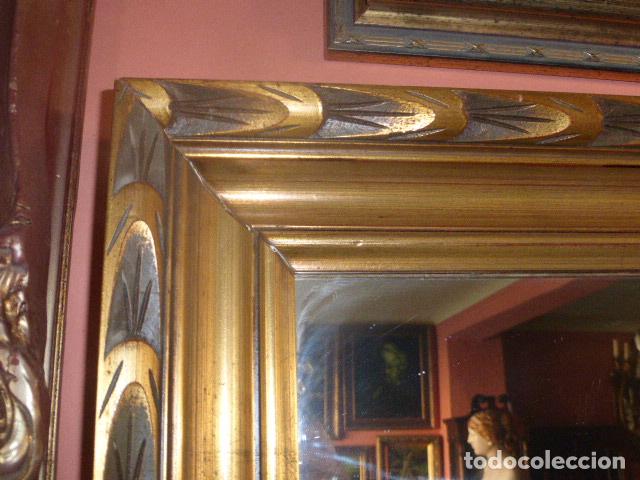 Antig&uuml;edades: ESPEJO CON MARCO DE MADERA DORADO. - Foto 2