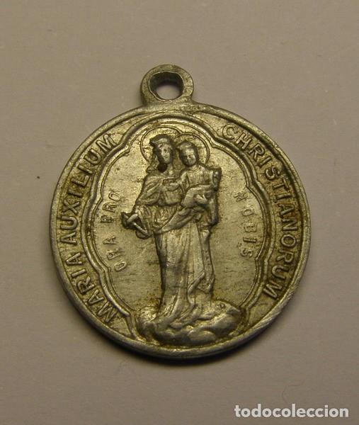 Antig&uuml;edades: Medalla de Maria Auxiliadora. - Foto 1