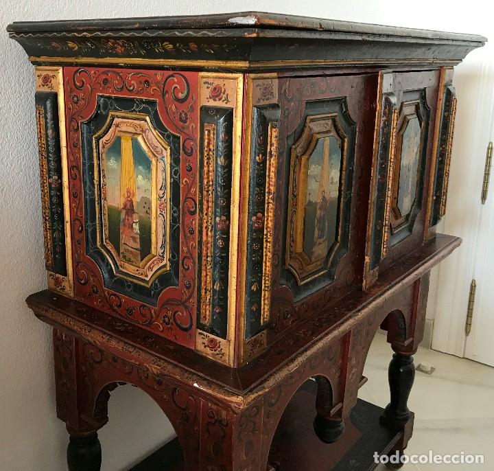 Antigüedades: Precioso mueble alemán Selva Negra de mediados-finales. s. XVIII de madera policromada - Foto 14 - 90730630