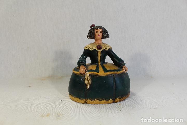 Antig&uuml;edades: figura de menina en yeso - Foto 1