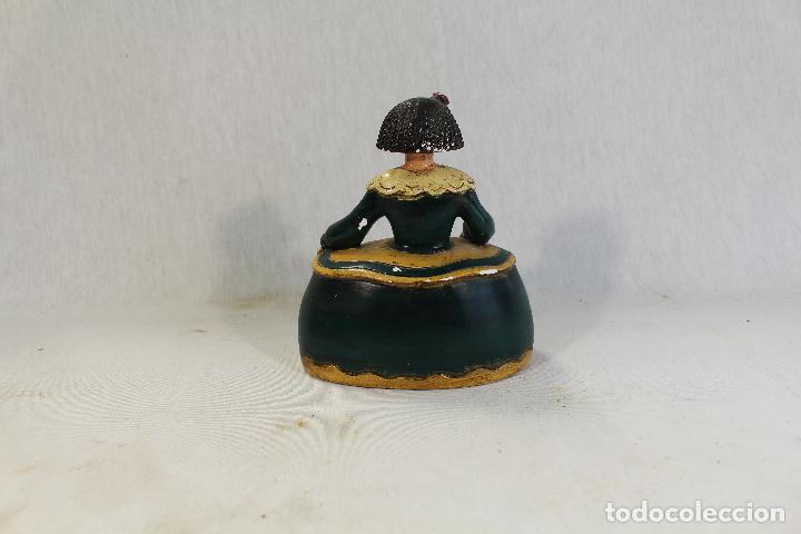 Antig&uuml;edades: figura de menina en yeso - Foto 3