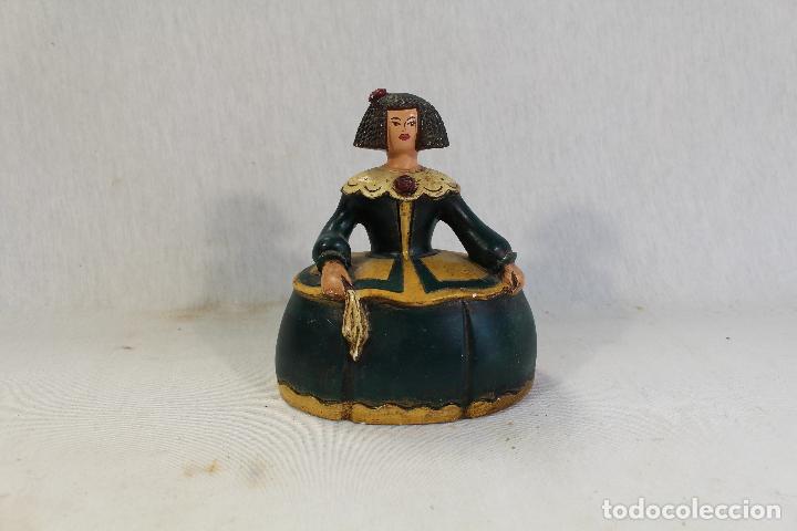 Antig&uuml;edades: figura de menina en yeso - Foto 5