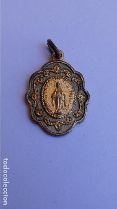 Antig&uuml;edades: Medalla de virgen inmaculada de 2,4 x 1,7 cms - Foto 1