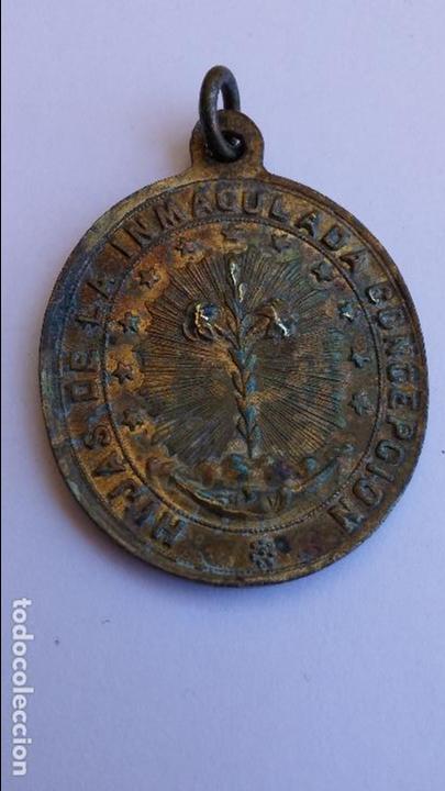 Antig&uuml;edades: Medalla hijas de la inmaculada concepcion de 3,7 x 2,8 cms - Foto 1