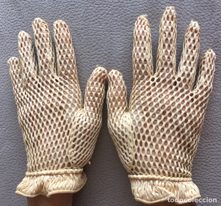 Antig&uuml;edades: Par de guantes calados - Foto 2