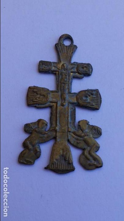 Antig&uuml;edades: Cruz de caravaca de 3,5 x 2 cms - Foto 1