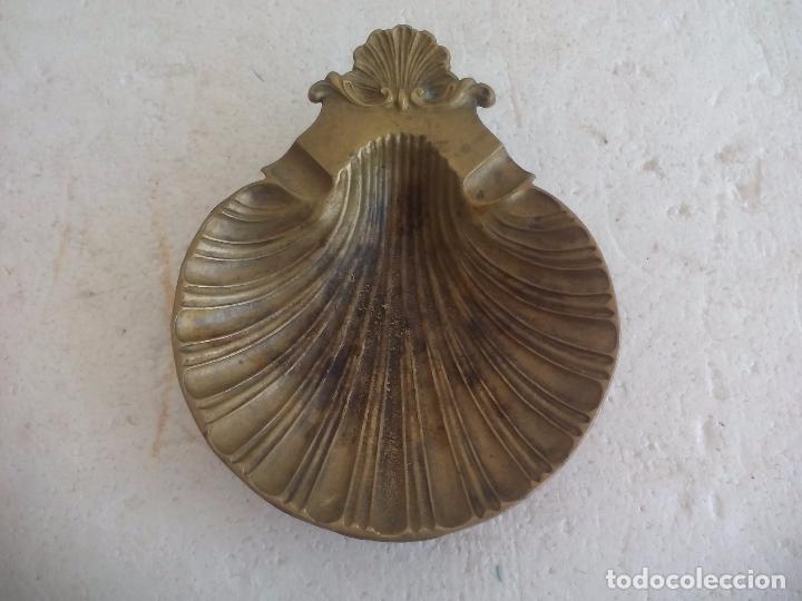 Antiguidades: ANTIGUA JABONERA CENICERO PORTAOBJETOS DE BRONCE O LAT&Oacute;N EN FORMA DE CONCHA VIEIRA BENDITERA