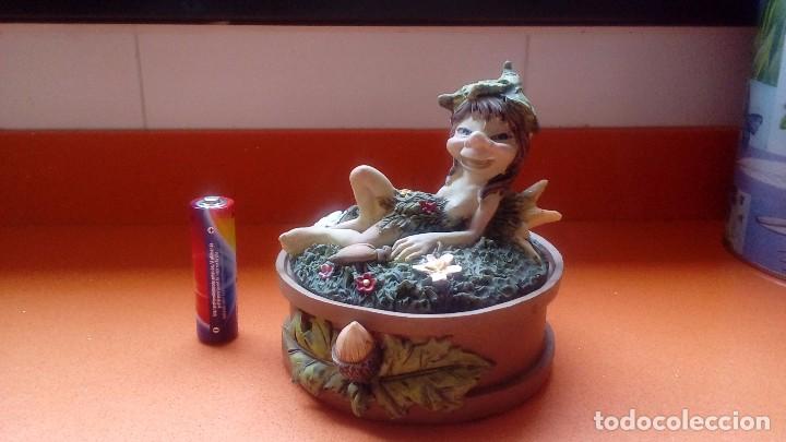 Antig&uuml;edades: Joyero duende de resina - Foto 1