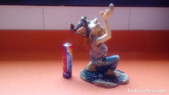 Antig&uuml;edades: Duende de resina - Foto 1