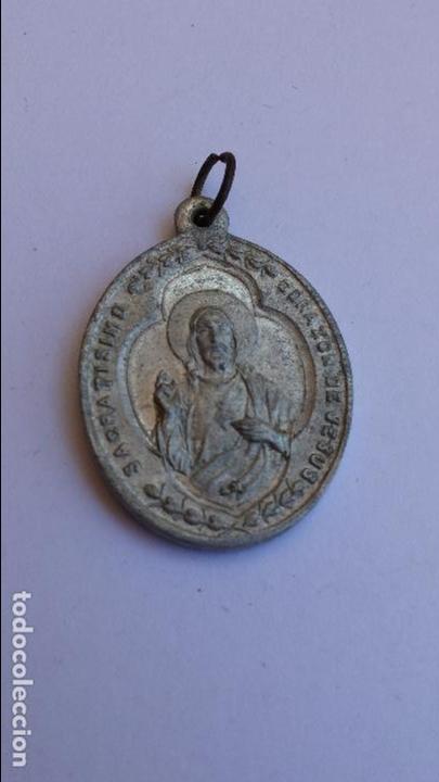 Antig&uuml;edades: Medalla de maria auxiliadora y corazon de jesus de 2,8 x 2 cms - Foto 2