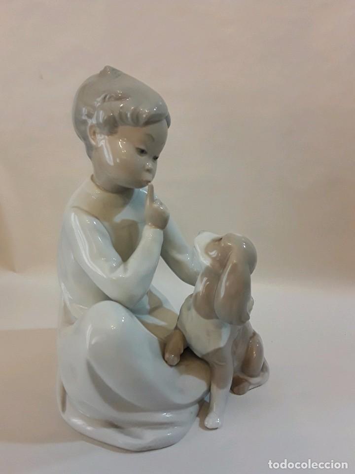 Antig&uuml;edades: NI&Ntilde;O CON PERRO LLADRO - CODIGO 01014522 - Foto 1
