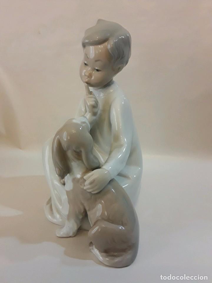 Antig&uuml;edades: NI&Ntilde;O CON PERRO LLADRO - CODIGO 01014522 - Foto 2