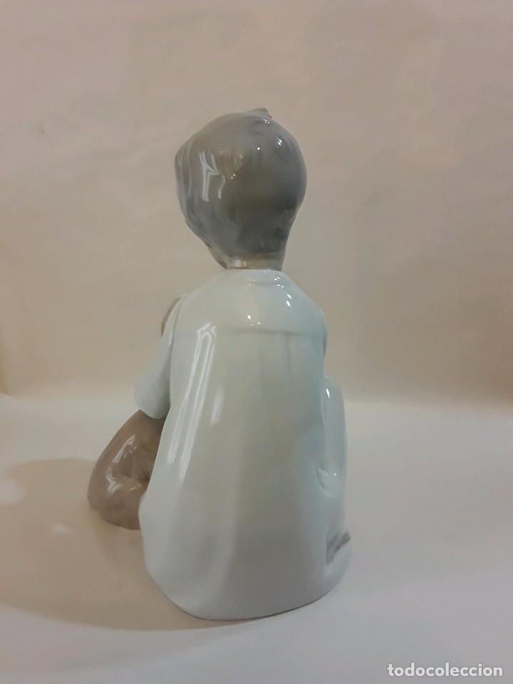 Antig&uuml;edades: NI&Ntilde;O CON PERRO LLADRO - CODIGO 01014522 - Foto 4