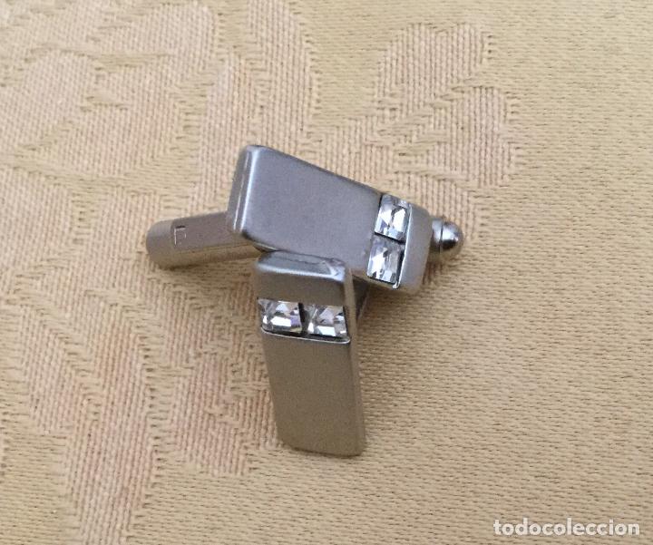 Antig&uuml;edades: GEMELOS DE METAL PLATEADO MATE - Foto 1