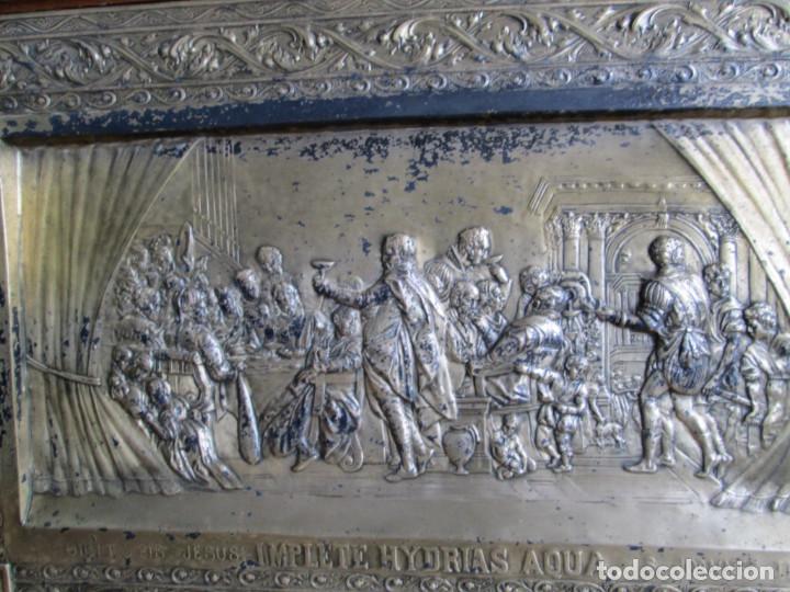 Antig&uuml;edades: Bodas de cana -- Chapa de lat&oacute;n a relieve - Foto 2