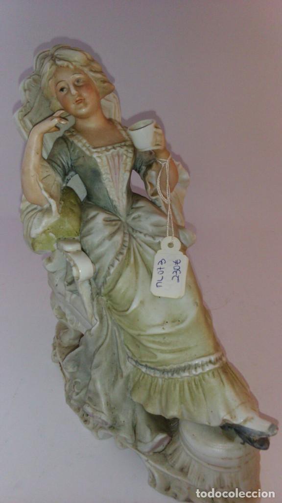 Antig&uuml;edades: BISCUITE, FIGURA DE DAMA - Foto 1