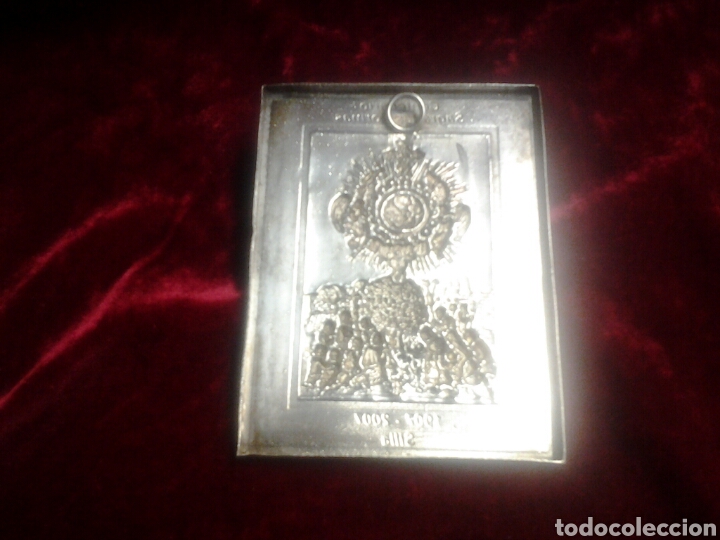Antig&uuml;edades: Placa antigua en relieve del centenario de las Sagradas Formas - Foto 1