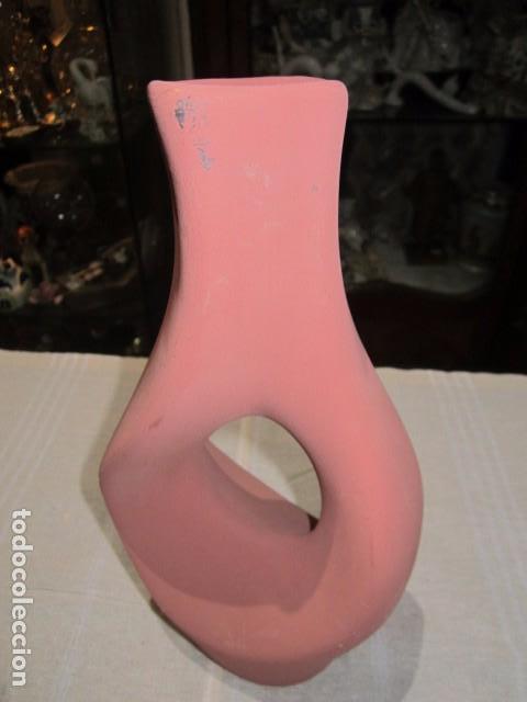 Antig&uuml;edades: Jarr&oacute;n de barro. 28 cms., altura. - Foto 3