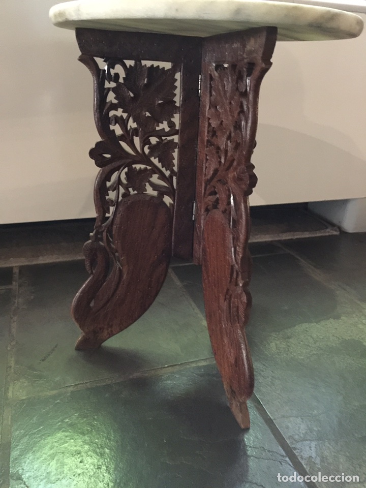 Antig&uuml;edades: Peque&ntilde;a Mesa de madera tallada - Foto 1