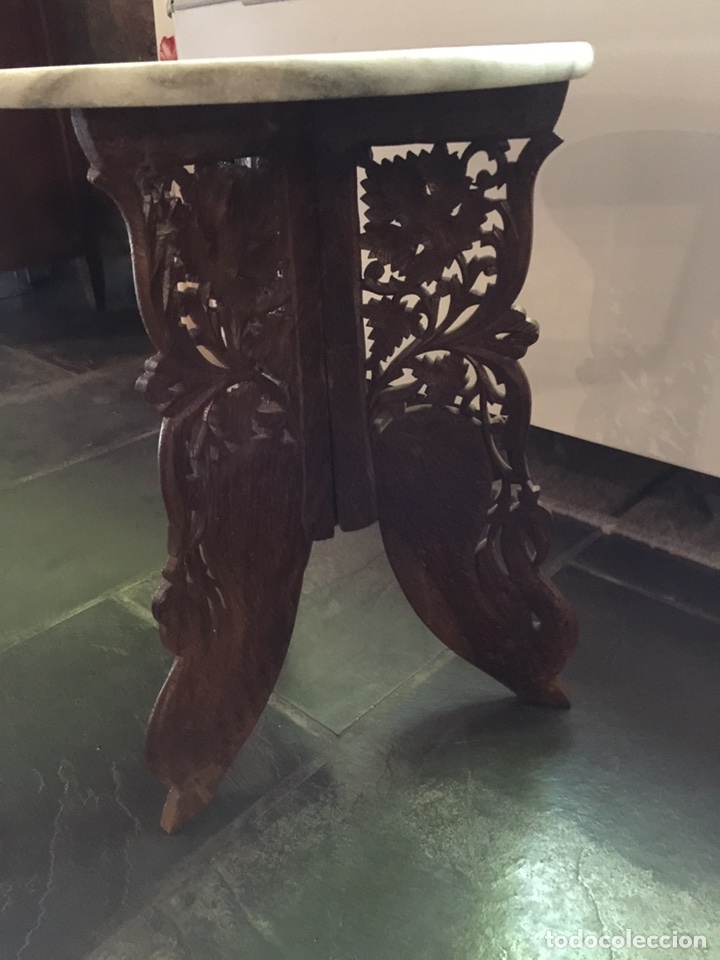 Antig&uuml;edades: Peque&ntilde;a Mesa de madera tallada - Foto 2