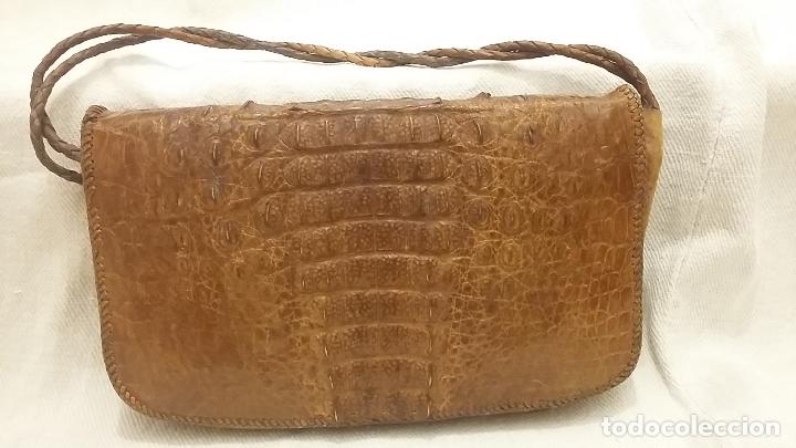 Antig&uuml;edades: Bolso de piel de cocodrilo. - Foto 3