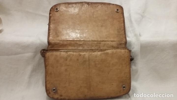 Antig&uuml;edades: Bolso de piel de cocodrilo. - Foto 4