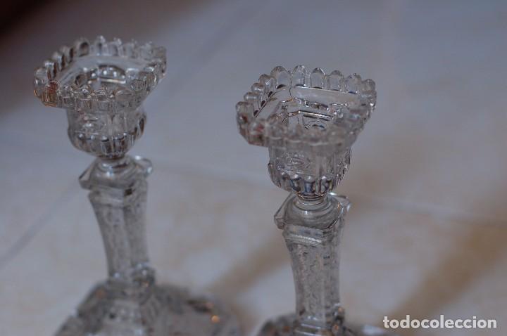 Antig&uuml;edades: PAREJA DE CANDELABROS - Foto 3