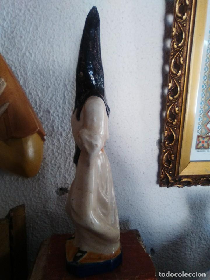 Antig&uuml;edades: capuch&oacute;n de cer&aacute;mica de Triana. - Foto 4