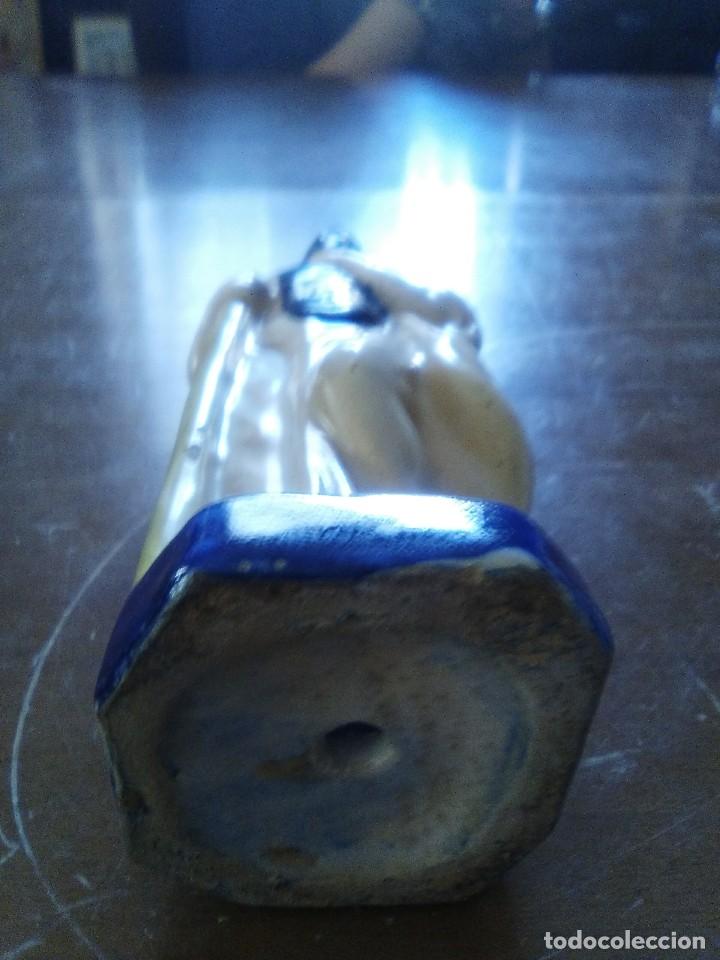 Antig&uuml;edades: capuch&oacute;n de cer&aacute;mica de Triana. - Foto 5