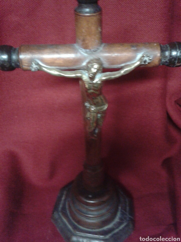Antig&uuml;edades: CRUCIFIJO DE MESA - Foto 1