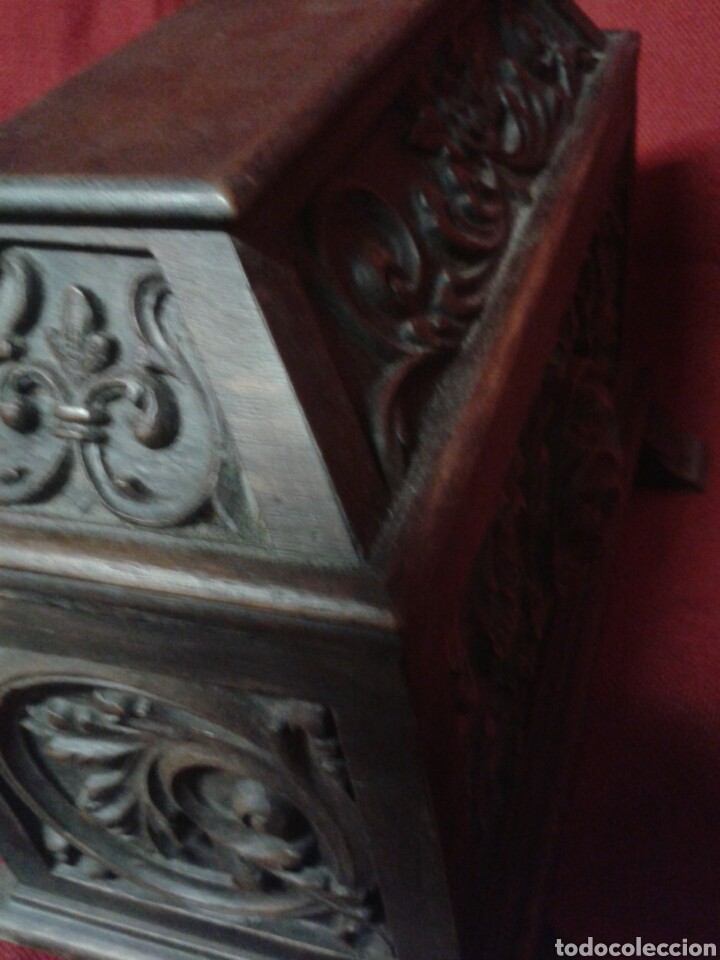 Antig&uuml;edades: ANTIGUO COFRE MADERA TALLADO. - Foto 4