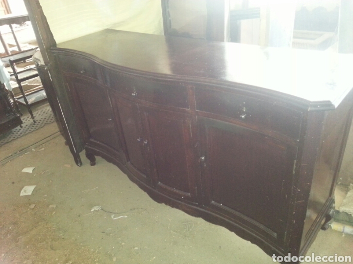 Antig&uuml;edades: Aparador largo puertas y cajones - Foto 1