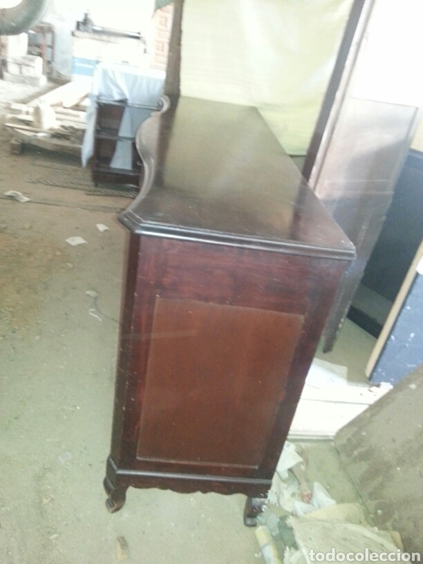 Antig&uuml;edades: Aparador largo puertas y cajones - Foto 2