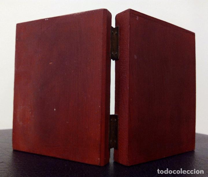 Antig&uuml;edades: D&Iacute;PTICO RELIGIOSO EN MADERA Y METAL - PLATA??? - Foto 8