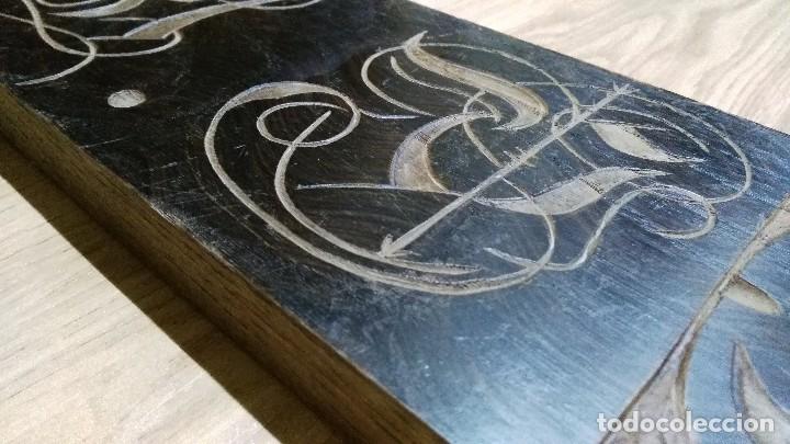 Antig&uuml;edades: COPETE DE MADERA  DE CASTA&Ntilde;O TALLADO - Foto 4