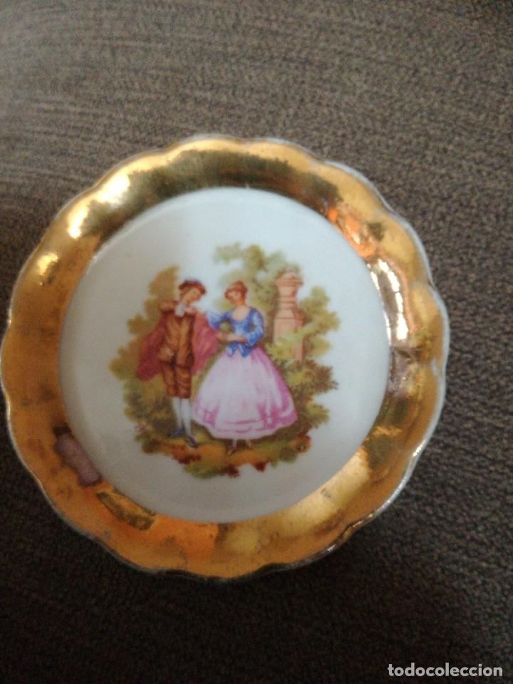 Antig&uuml;edades: Platito de7,5 cms de Limoges - Foto 1