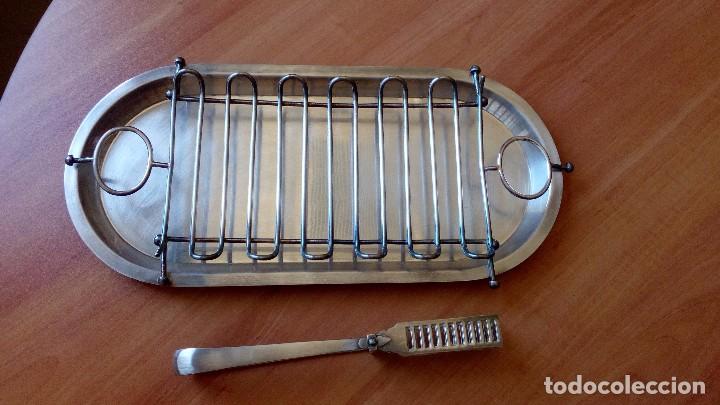 Antig&uuml;edades: Curiosa bandeja de metal ba&ntilde;ada en plata - Foto 1