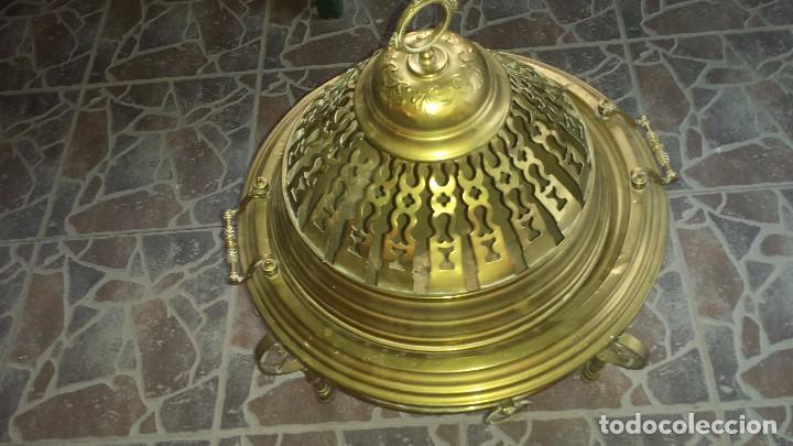 Antig&uuml;edades: antiguo brasero en bronce y laton - Foto 2