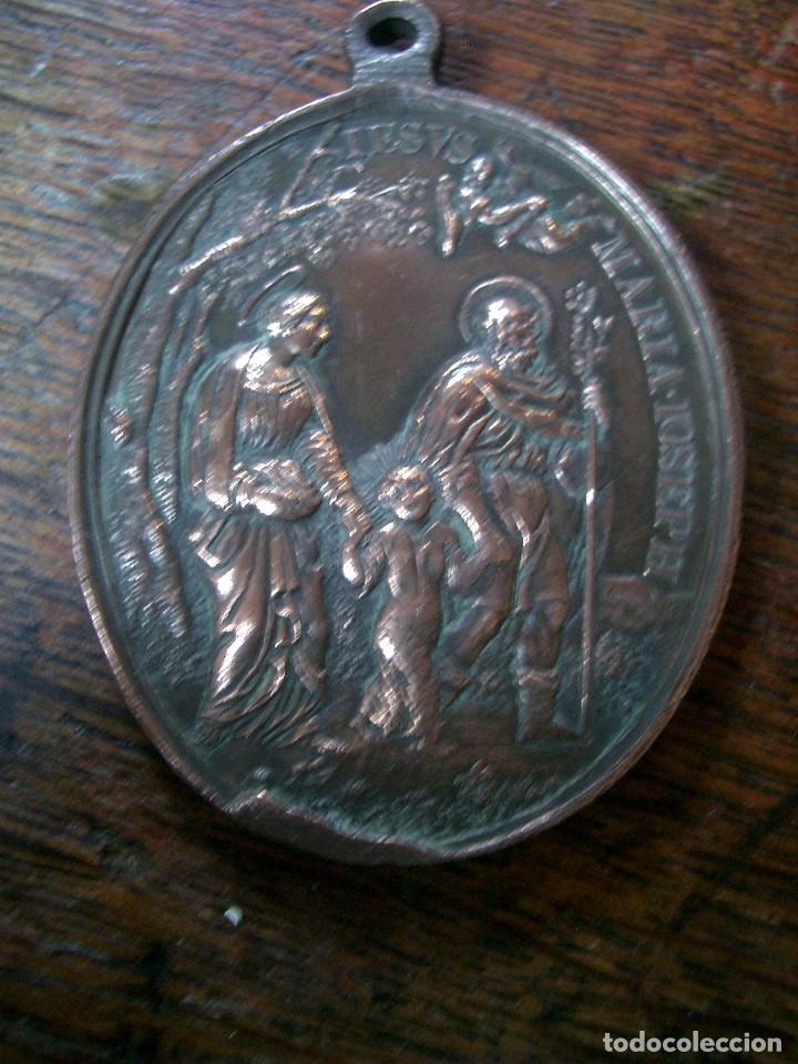 Antig&uuml;edades: medalla en bronce Jesus, Maria y Jose. REF-8165 - Foto 2