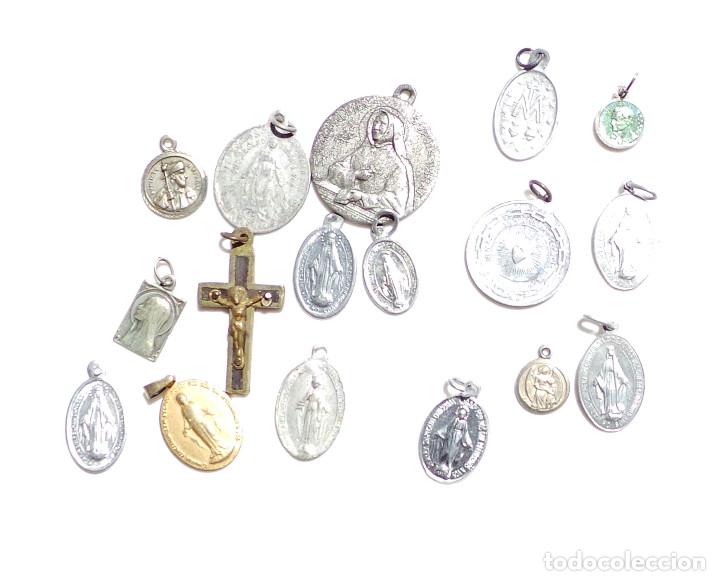 Antig&uuml;edades: LOTE DE MEDALLITAS RELIGIOSAS - Foto 1