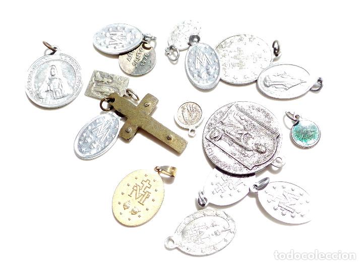 Antig&uuml;edades: LOTE DE MEDALLITAS RELIGIOSAS - Foto 2