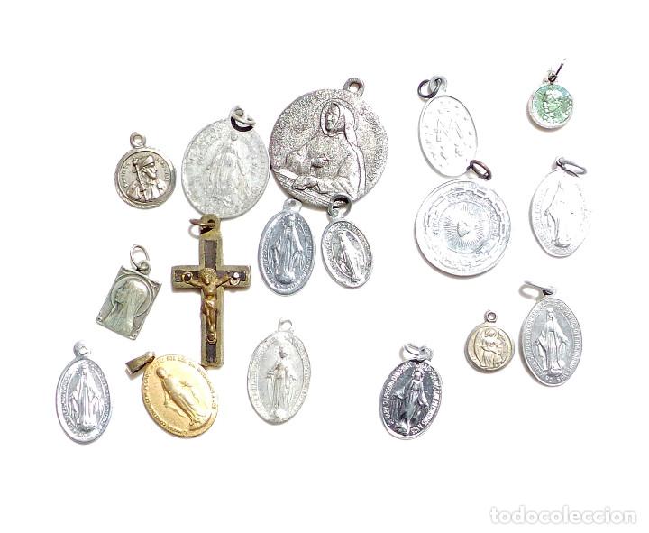 Antig&uuml;edades: LOTE DE MEDALLITAS RELIGIOSAS - Foto 3