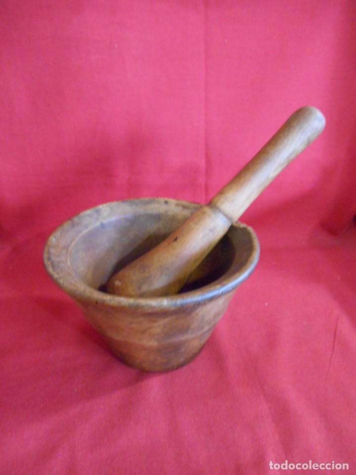 Antig&uuml;edades: ANTIGUO MORTERO O ALMIREZ DE MADERA CON SU MANO - Foto 1